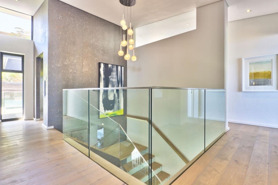 5 Bedroom Property for Sale in Fresnaye Western Cape